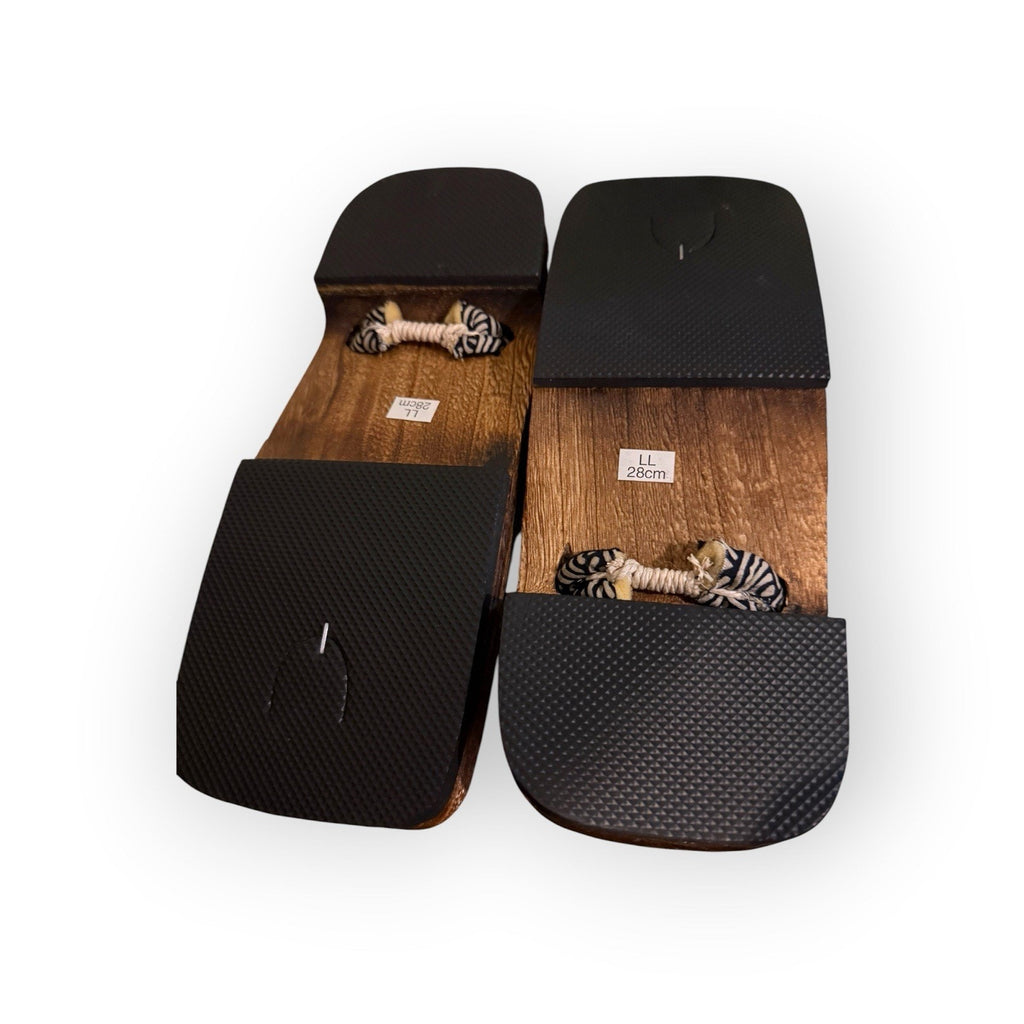 Japanese Men's Wooden Geta Sandals Traditional Footwear with Patterned Straps
