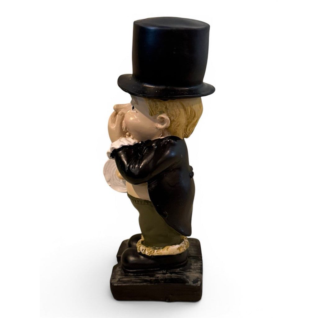 Toilet Butler Statue Resins Housekeeper Holding Nose Figure Funny Bathroom