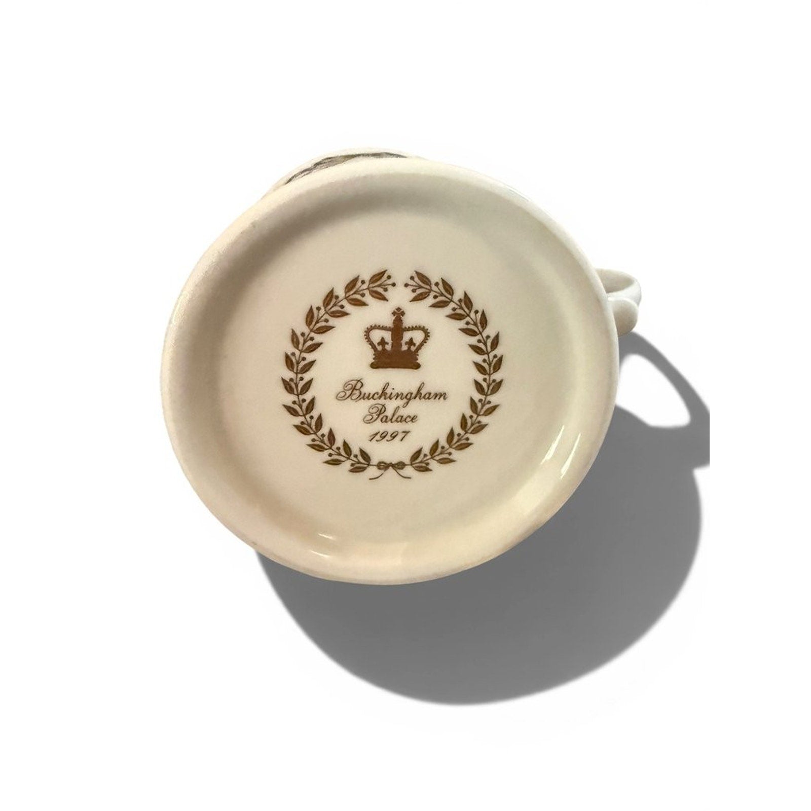 Buckingham Palace Commemorative Mug